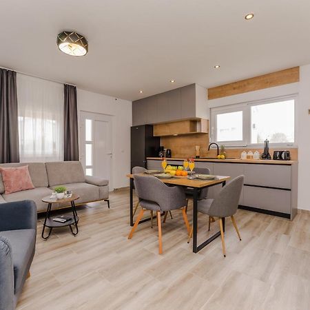 Apartmani Dmarie ปริฟลากา ภายนอก รูปภาพ