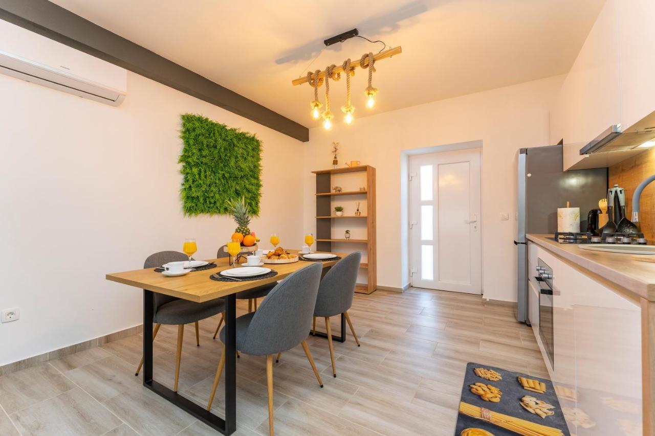 Apartmani Dmarie ปริฟลากา ภายนอก รูปภาพ