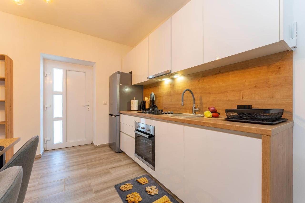 Apartmani Dmarie ปริฟลากา ภายนอก รูปภาพ
